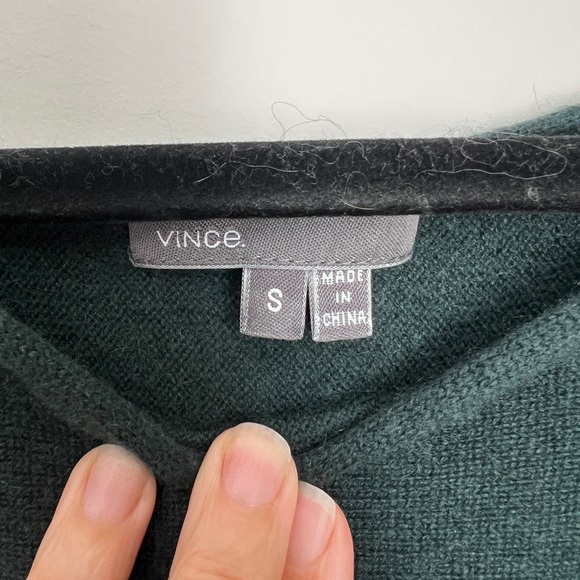 Elegant Green Cashmere Women's Sweater - Picture 4 of 9